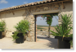 Locatie in Spanje TimeOut maakt gebruik van verschillende locaties in binnen- en buitenland, ver weg van alle hectiek.